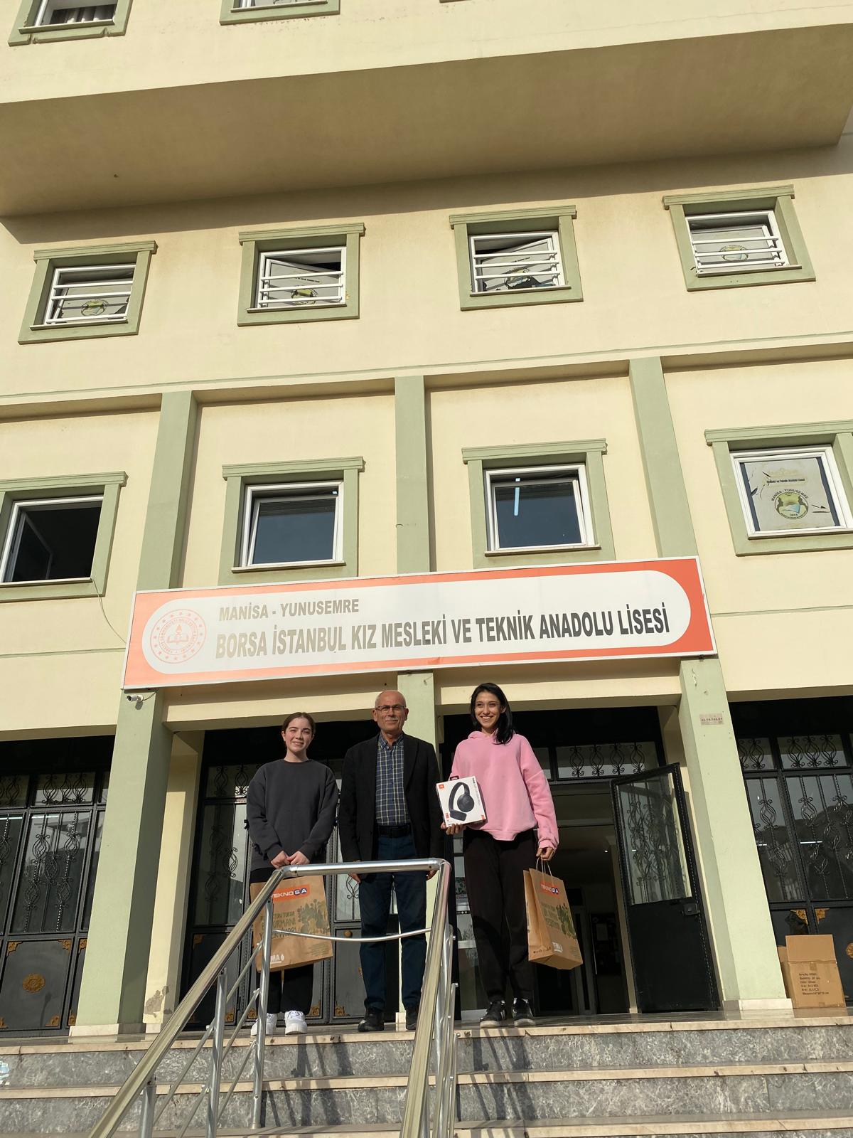 Slogan ve Logo Yarışması Birincilerine Hediyelerini Takdim Ettik